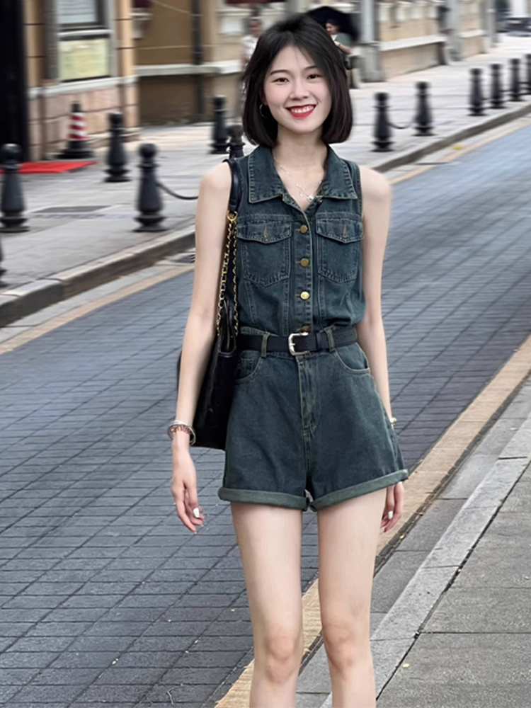 Professional denim salt department light mature hot girl two-piece set short little man wear a whole set of women's summer 2024 new style