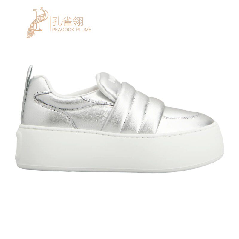 RogerVivier/罗杰维维亚女休闲鞋纳帕羊皮金属饰浮雕徽标新款