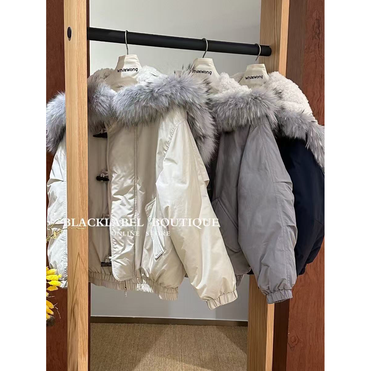 y版开！时髦保暖兼备～小飞侠25秋冬牛角扣鹅绒羽绒服大毛领外套