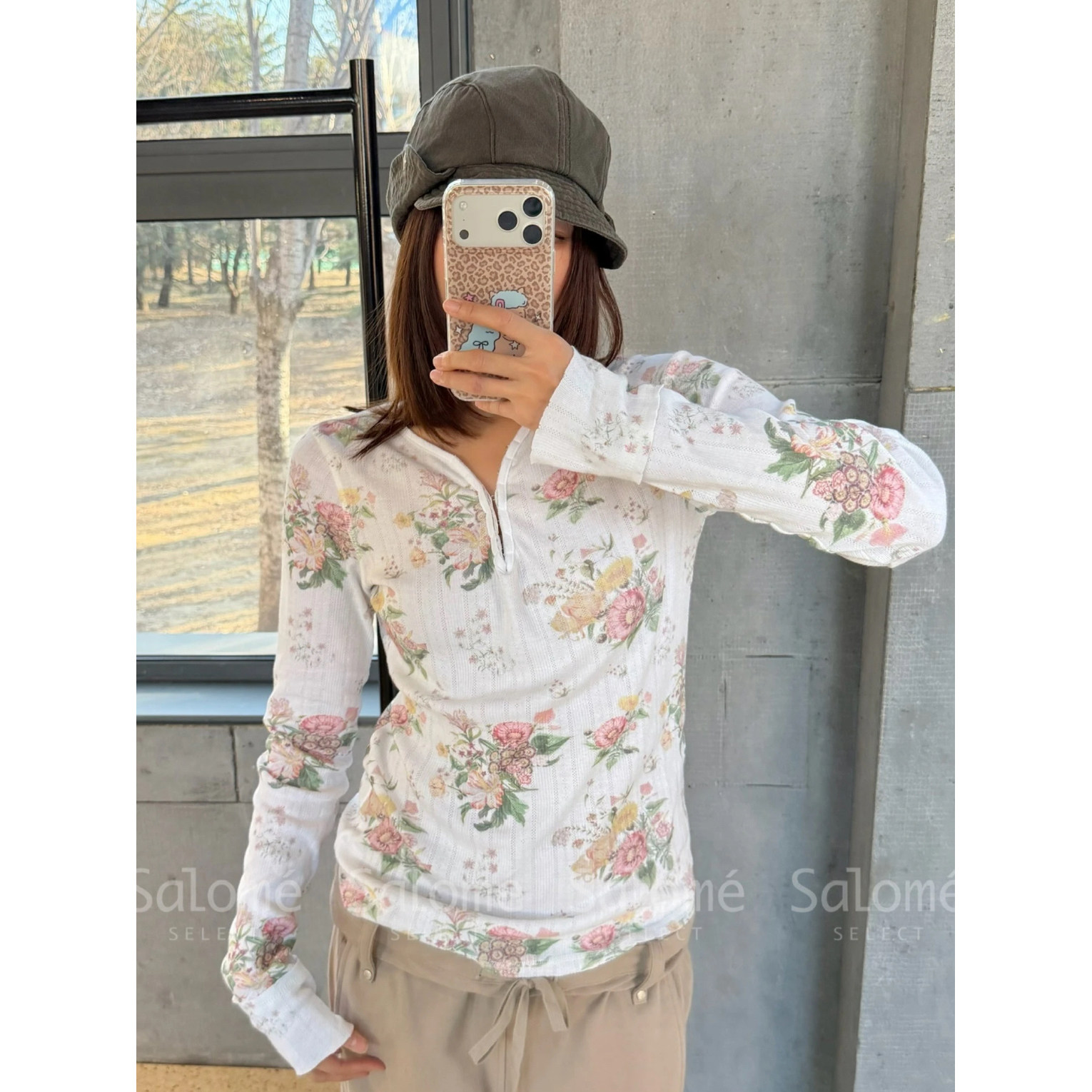 同面料 YY 26早春新品 花朵印花 V领设计薄款长袖T恤 女