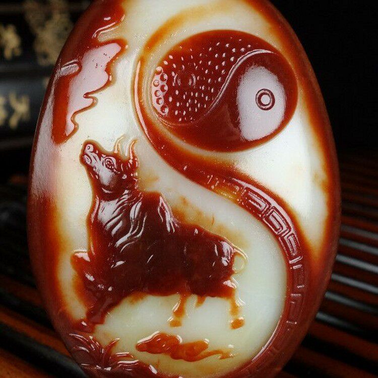 新疆和田玉生肖牛挂件红沁籽料原石带皮扭转乾坤手把件把件带证书