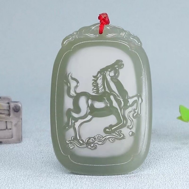 和田玉生肖马吊坠马上有钱玉坠