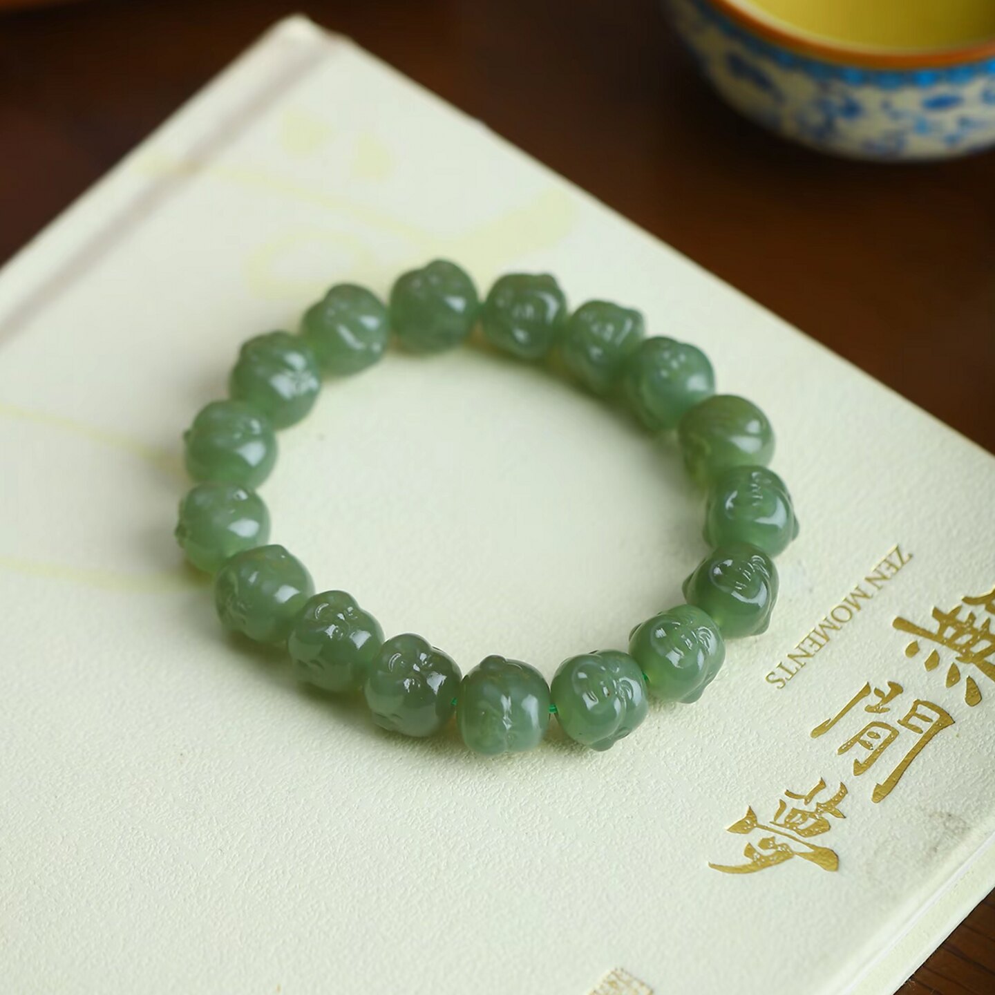 精品湖水绿笑佛手链男女款