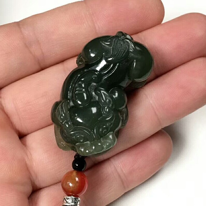 苏州情侣霸王貔貅新疆和田玉送证