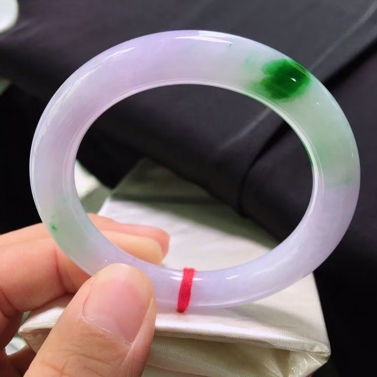 春带彩紫飘绿翡翠处理玉镯子
