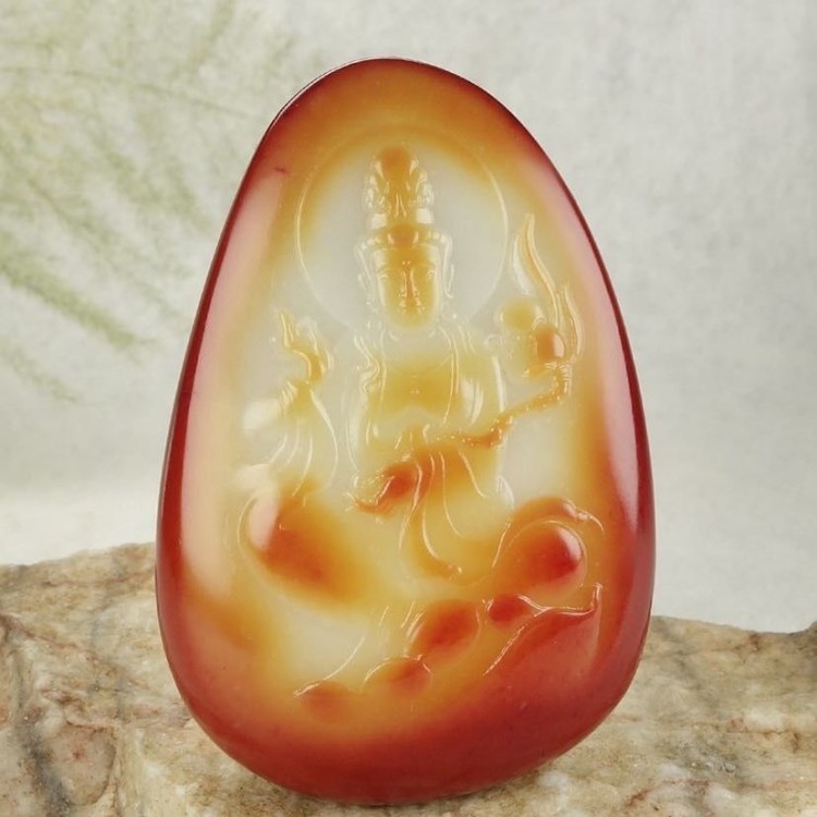 保真新疆和田玉观音吊坠红沁皮籽料原石俏雕莲花观音菩萨挂件男款