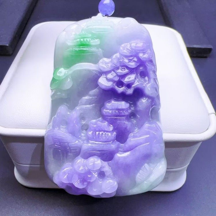 翡翠处理招财山水牌玉挂件