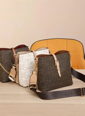 女包2025新款水桶包单肩斜挎包休闲潮印花菲尚尼FOKI米白色高级感