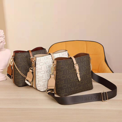 菲尚尼单肩斜挎印花19*21CM水桶