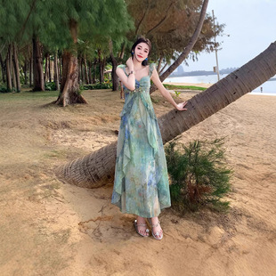 出行度假海边拍照连衣裙高腰显瘦荷叶边遮肚晕染气质独特小众长裙
