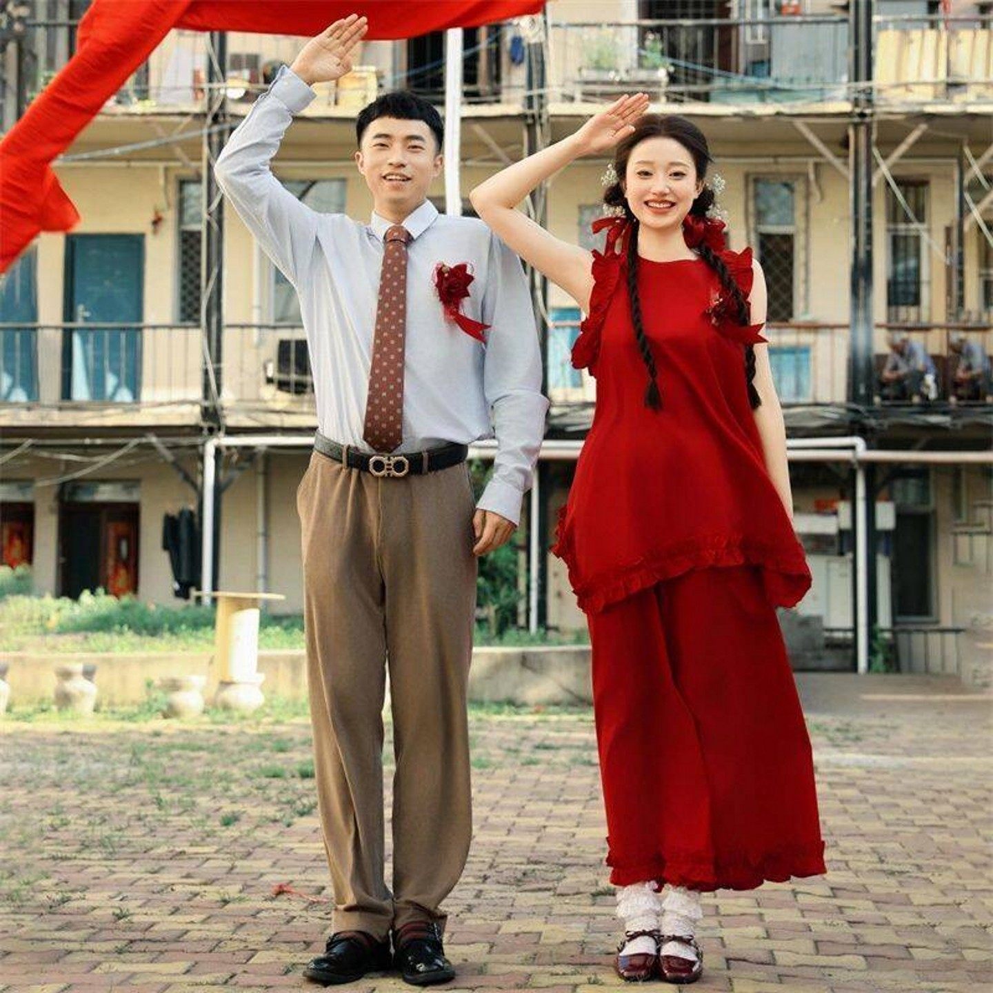 影楼新款晨袍拍照写真红色复古婚纱主题新娘结婚订婚高端敬酒服装