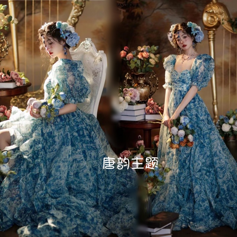影楼摄影新款个人写真复古碎花裙