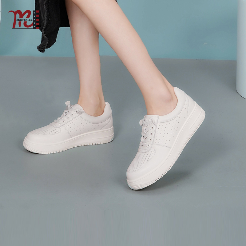 马内尔小白鞋女早春新款休闲冲孔透气轻便厚底运动休闲鞋G33221