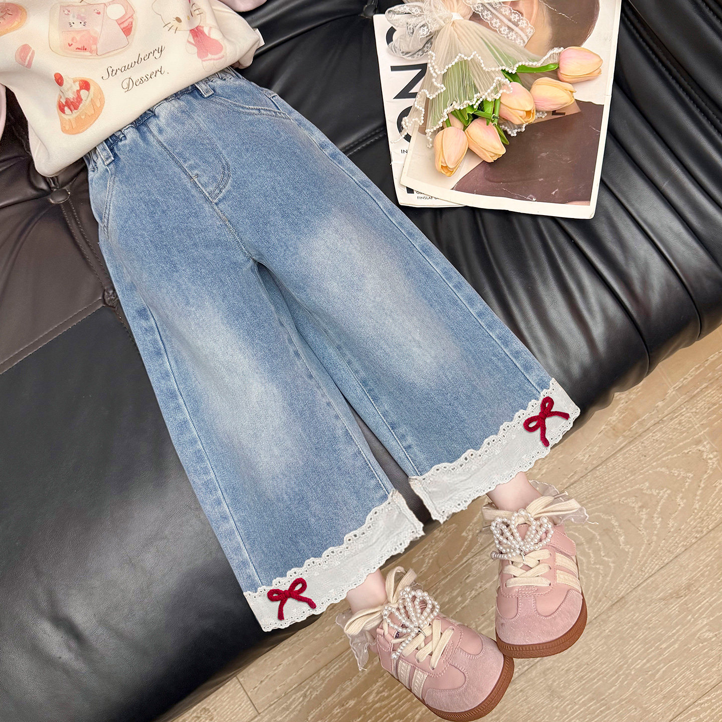 女童洋气宽松牛仔裤春秋季2026新款女宝宝卡通图秋装儿童休闲裤子