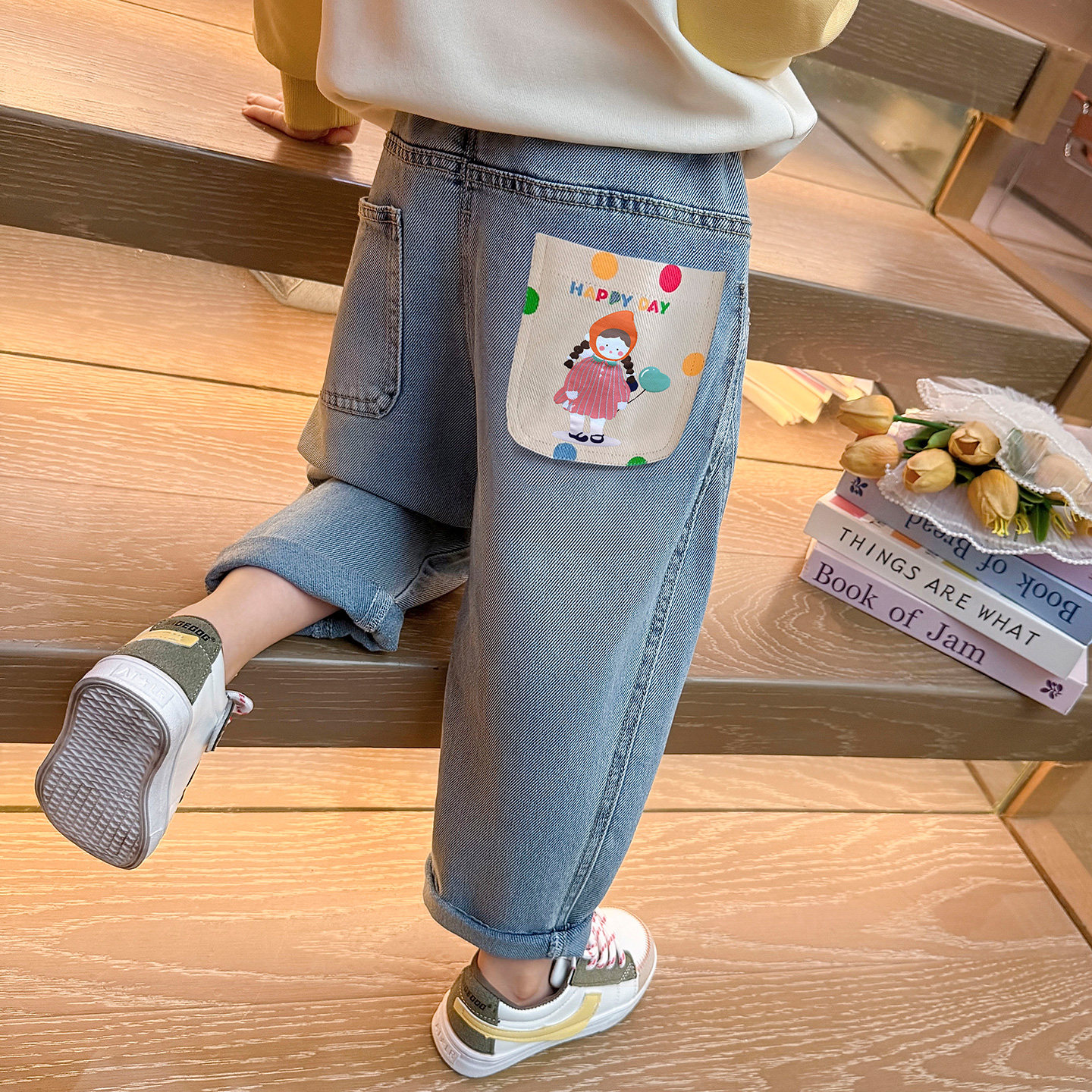 女童洋气宽松牛仔裤春秋季2026新款女宝宝卡通图秋装儿童休闲裤子