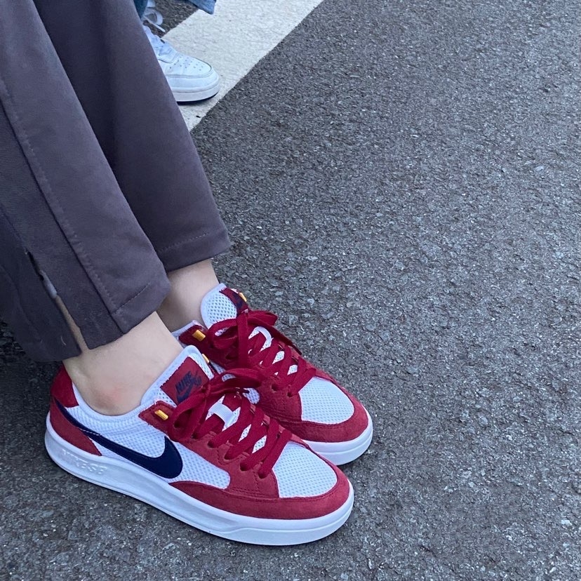 耐克防滑耐磨运动低帮板鞋