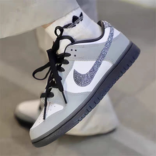 Nike/耐克 Dunk Low女子低帮系带复古运动板鞋 FJ4553-IB7311