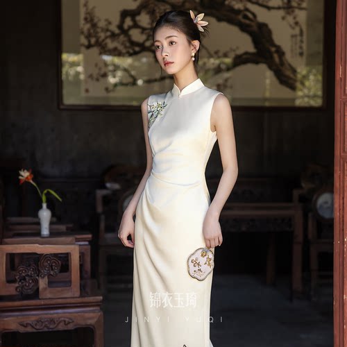 新中式国风优雅大气高级订婚旗袍