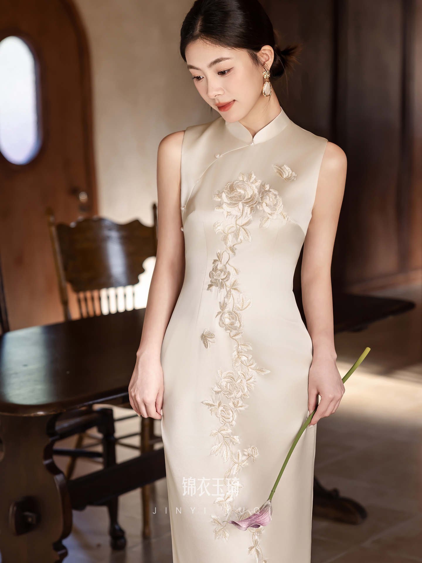 Jinyi Yuqi белый новый китайский стиль для помолвки cheongsam с вышивкой в стиле тяжелой промышленности, улучшенное платье для тостов для молодой невесты, юбка Изображение 1