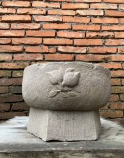 清代雕刻桃子纹石盆水藻盆金鱼盆一个