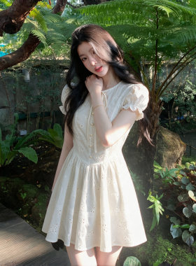 有里布2026夏季法式甜美风收腰显瘦气质小众约会茶歇连衣裙D8272
