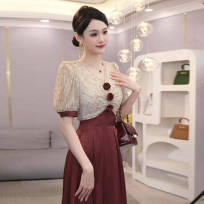 有里布2026夏季新款女法式轻奢设计感精致V领收腰显瘦连衣裙D6665