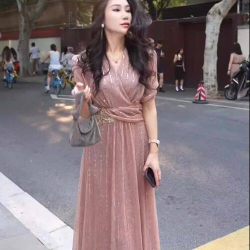 有里布2026夏季新款女法式修身显瘦气质优雅长款小众连衣裙D6532