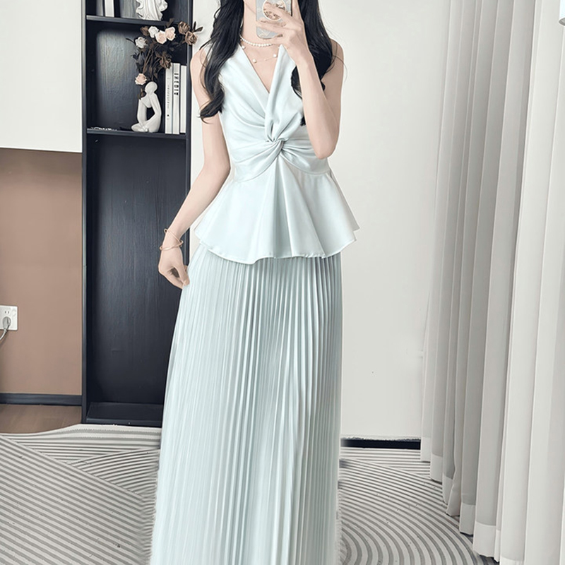 有里布2025夏新款法式气质设计百搭通勤V领上衣半身裙套装D1629