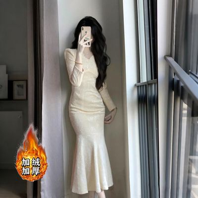 2025秋冬季新款加绒加厚法式连衣裙女小众显瘦长袖裙TX0218A