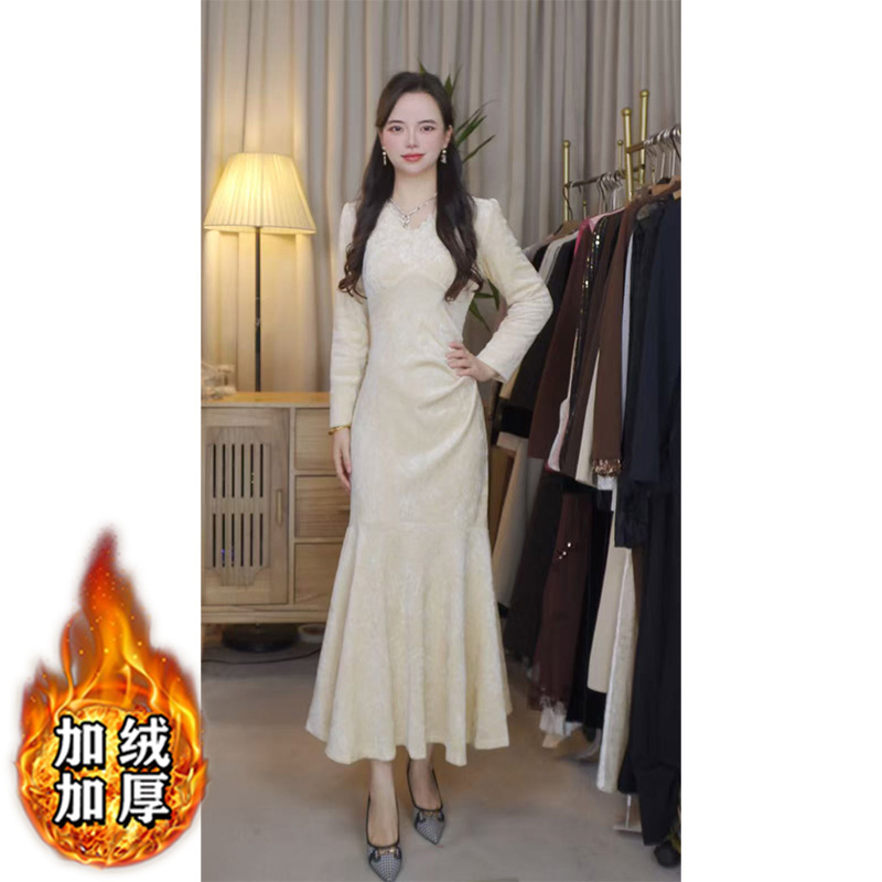 【加绒加厚】法式连衣裙女2025新款秋冬季小众显瘦长袖裙TX0218