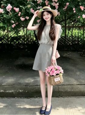 2026夏季女子新款甜美度假风拼接荷叶边飞飞袖高腰连衣裙D8842