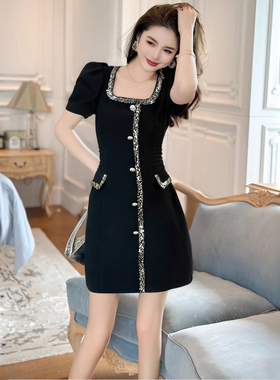 法式小香风黑色方领泡泡袖连衣裙女夏季高端轻奢洋气修身D1755A