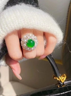 新中式翡翠色帝王绿玉髓戒指