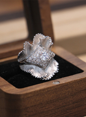 裙边设计碎钻戒指女高级重工新款