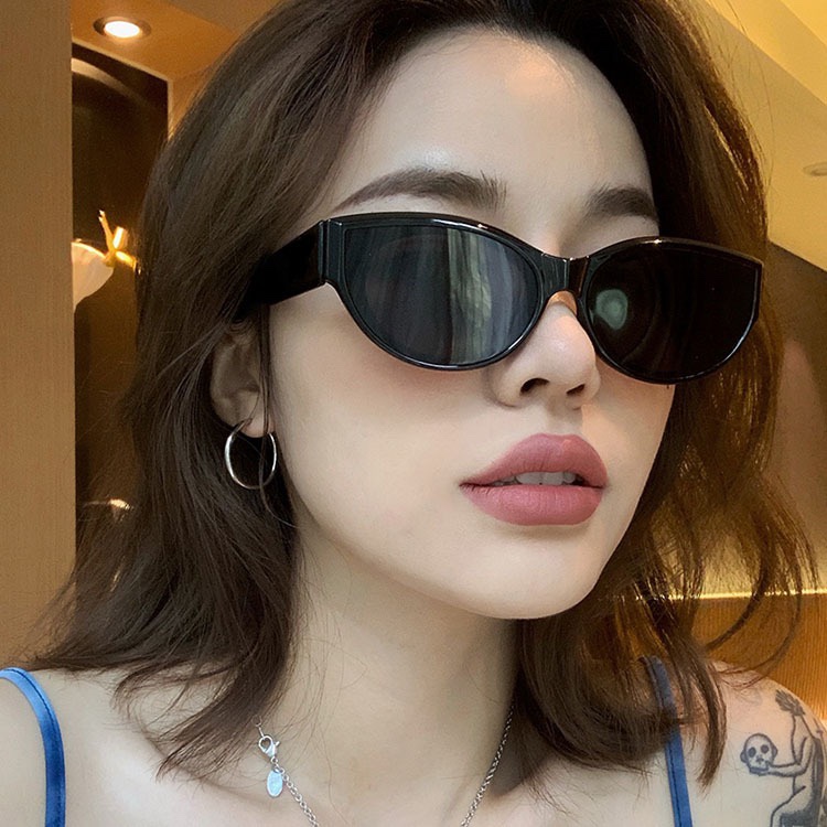 CDLM陈大刘芒 猫眼黑色窄框墨镜科技感配饰高级欧美时尚网红眼镜