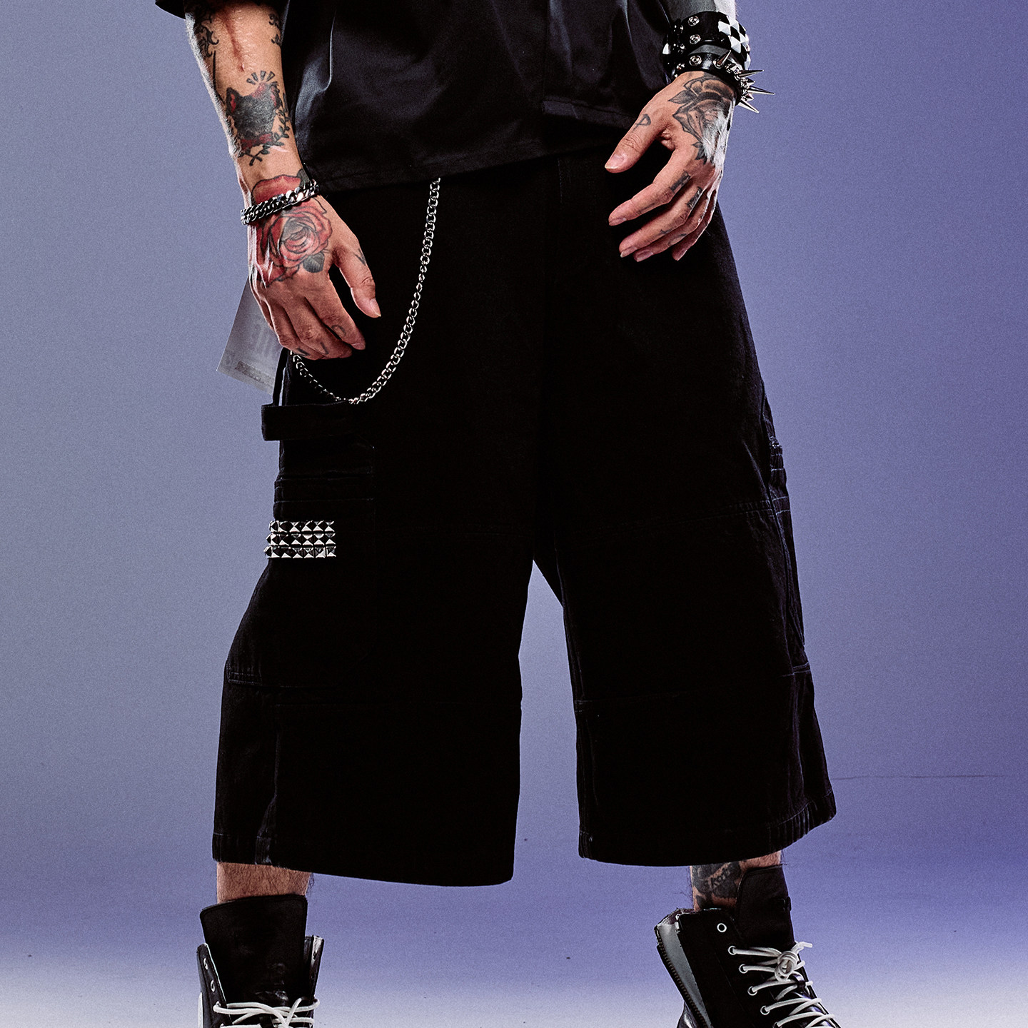 ROCKSTA “GHETTO SOLIDER”黑色廓形贴布牛仔七分裤短裤