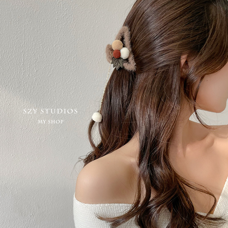 秋冬毛绒球球抓夹女后脑勺盘发鲨鱼夹小发夹气质发抓发卡夹子头饰