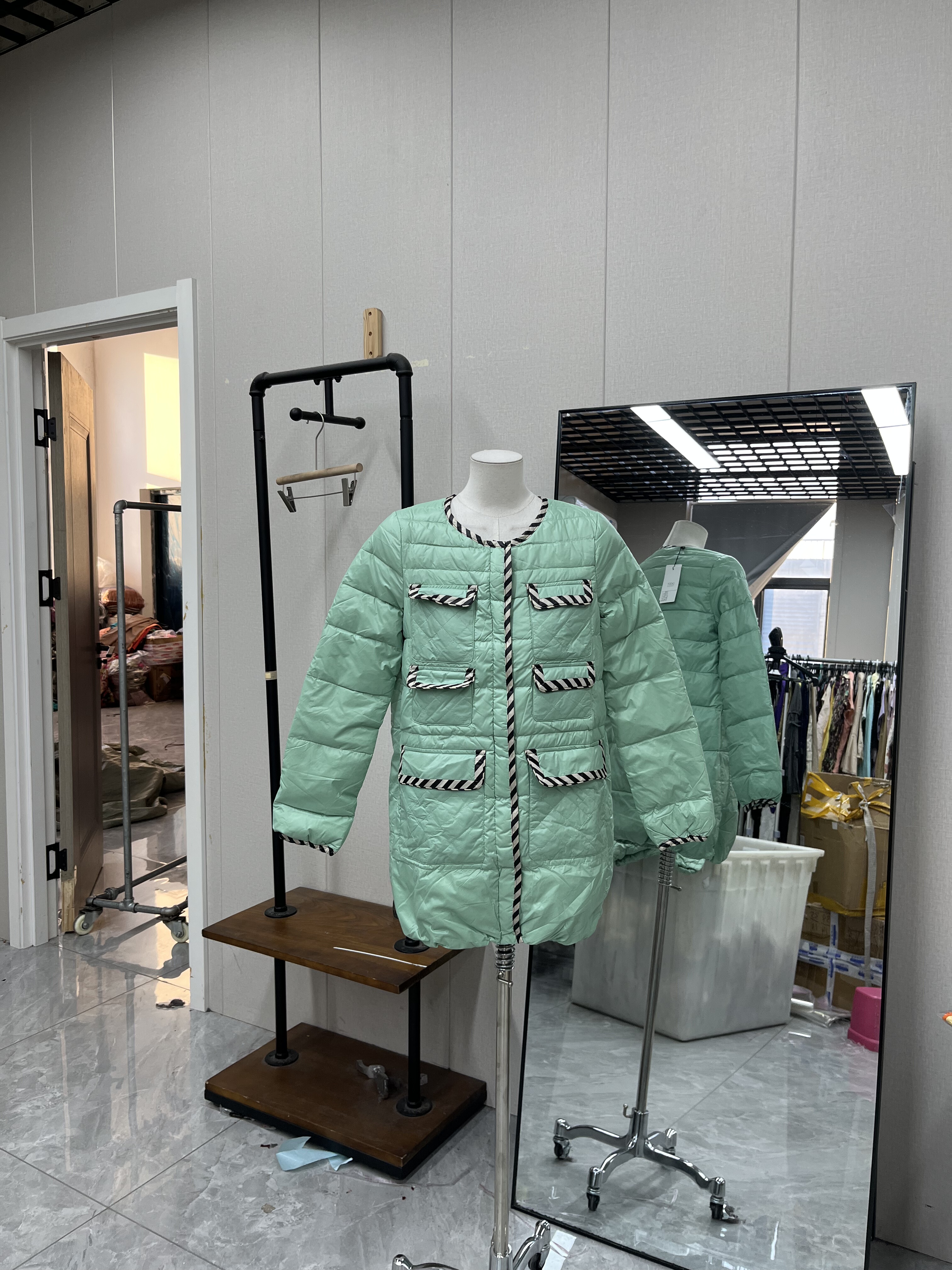 中长款清新果绿色羽绒服外套秋冬保暖圆领减龄可爱款