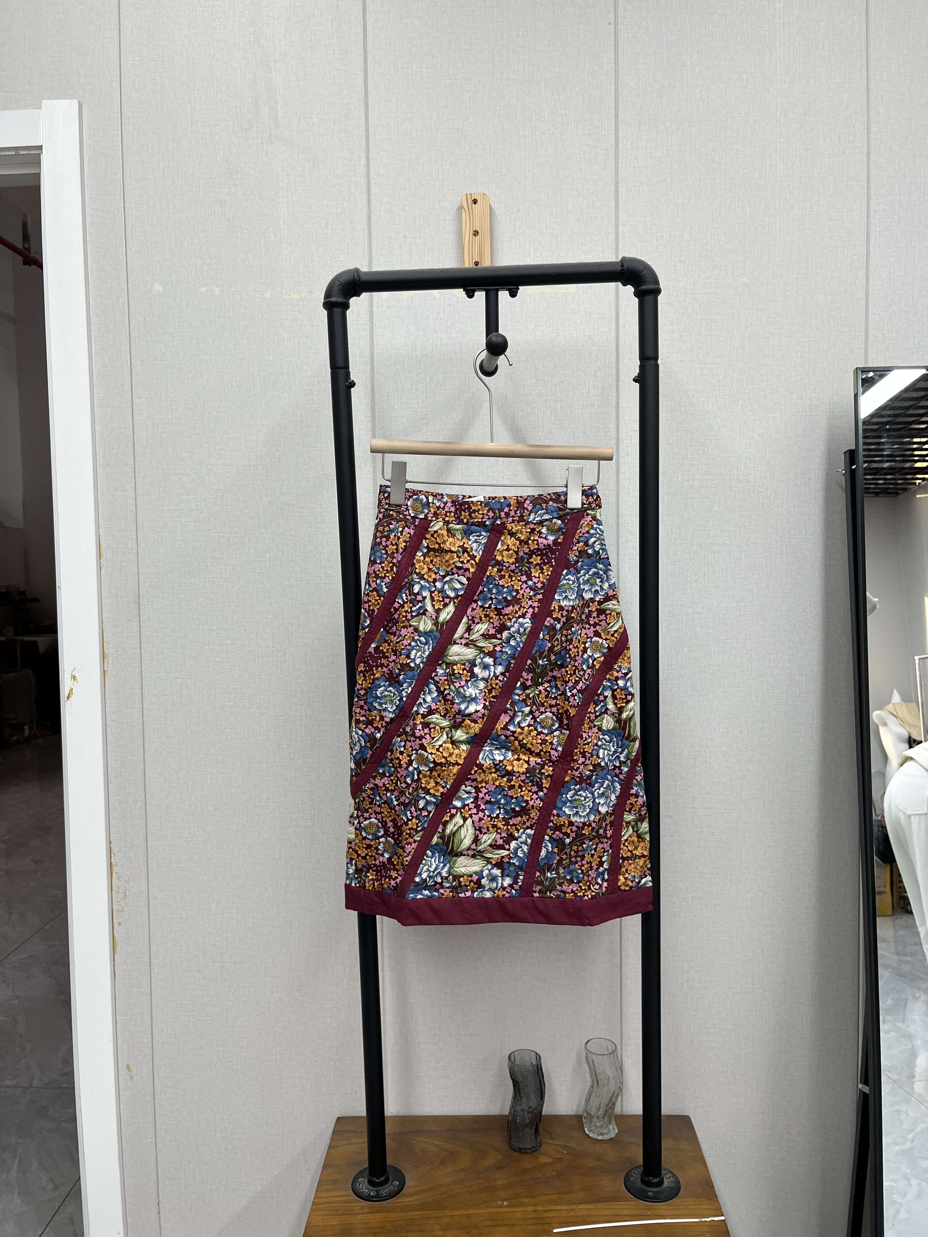 高品质暗红色清新小碎花微厚时尚半身裙气质百搭甜美款