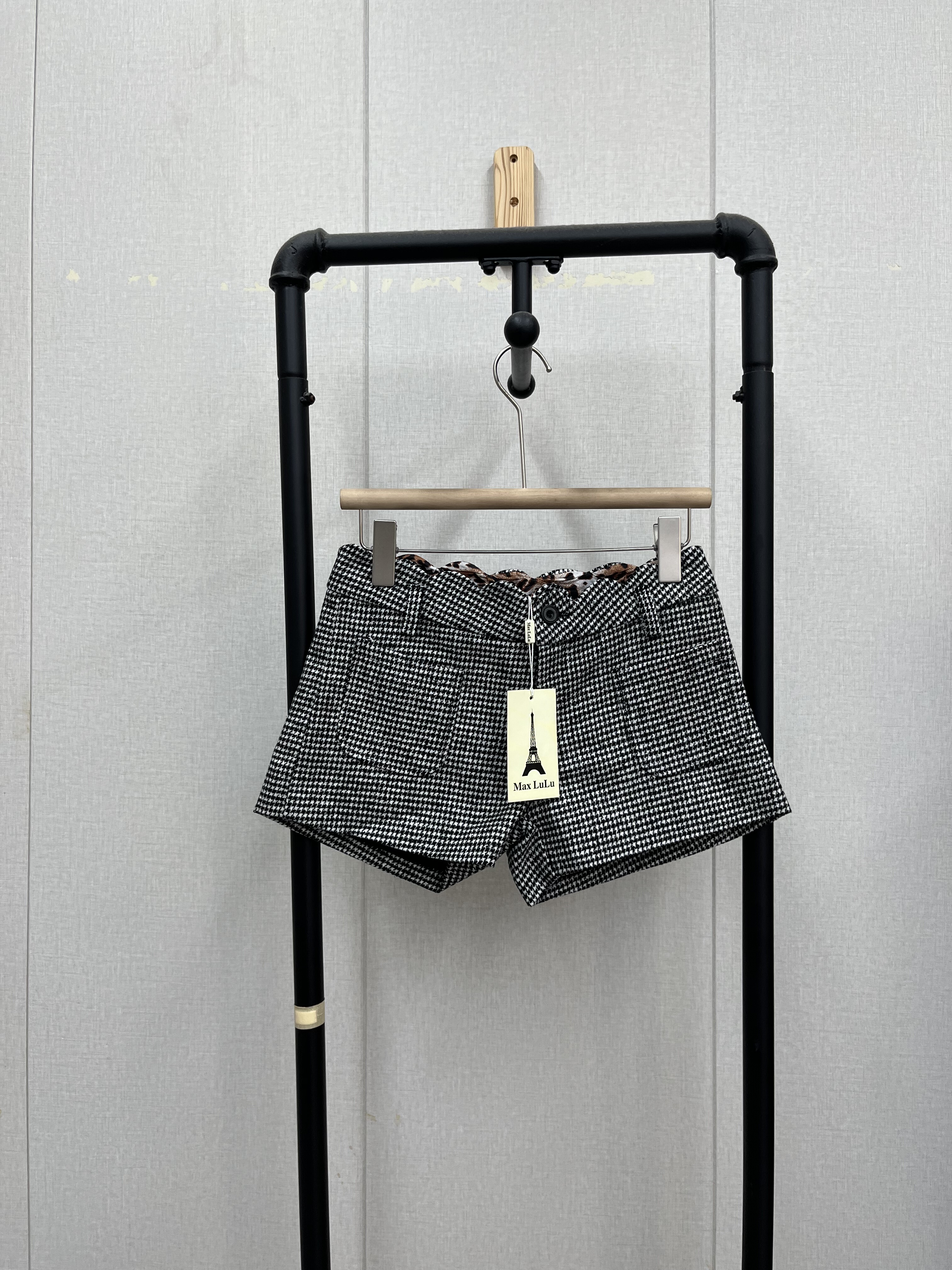 复古低腰呢料秋冬款短裤波浪纹腰部设计甜美气质显瘦