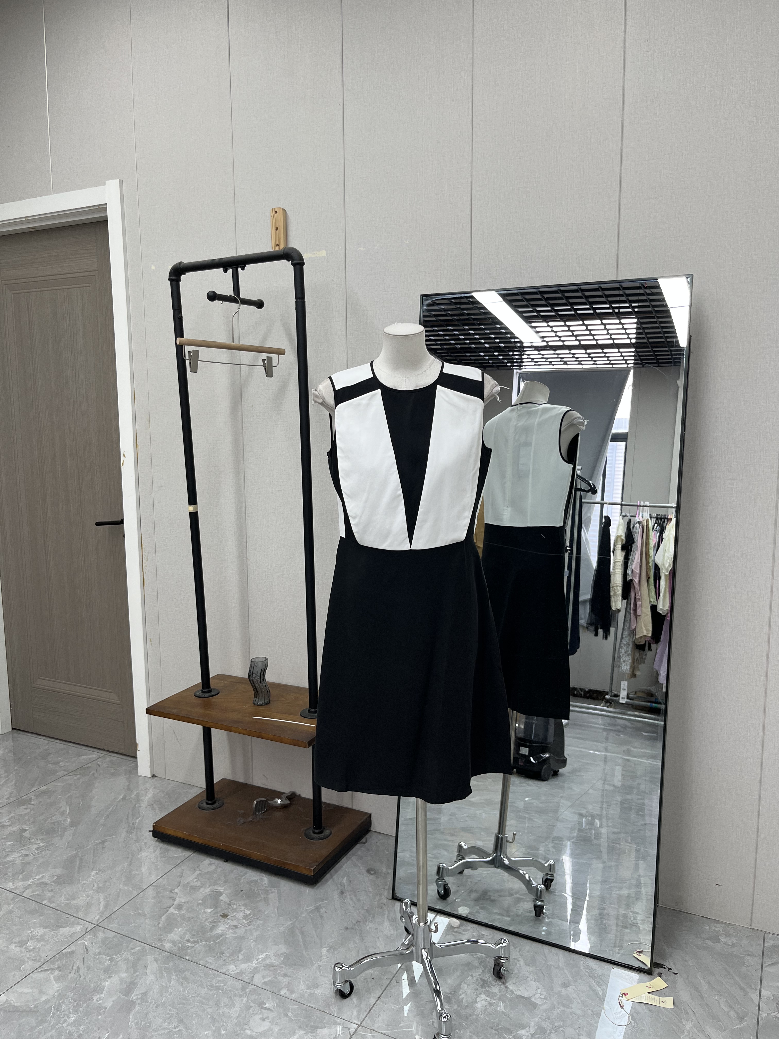 复古百搭时尚无袖连衣裙气质收腰显瘦通勤休闲夏季款