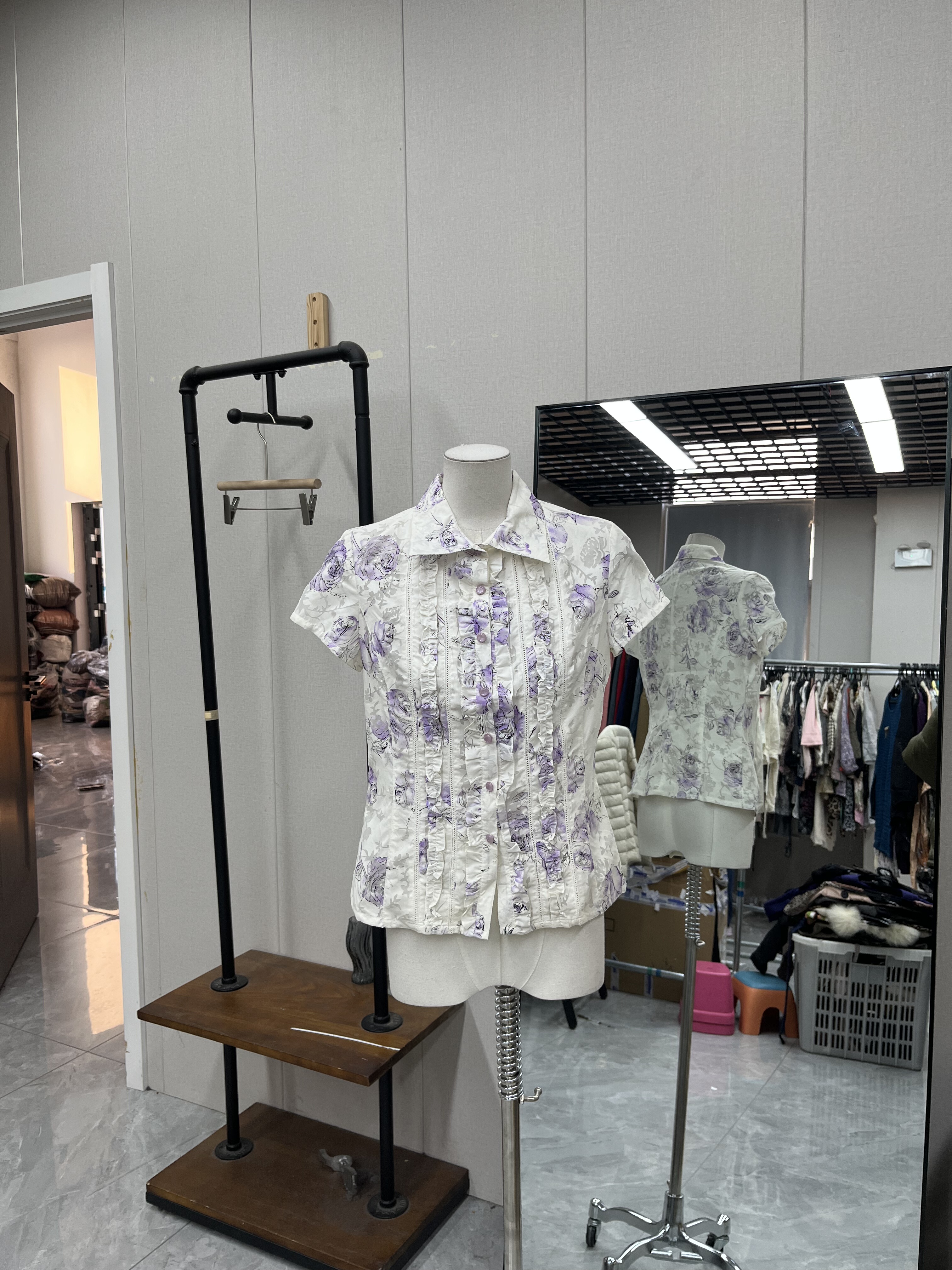 高级紫色印花短袖衬衫时尚镂空设计甜美精致休闲