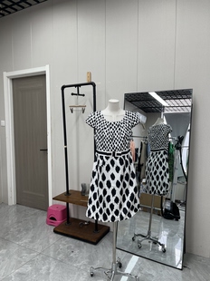 黑白撞色收腰夏季 连衣裙百搭长裙SCS配料甜美减龄 款