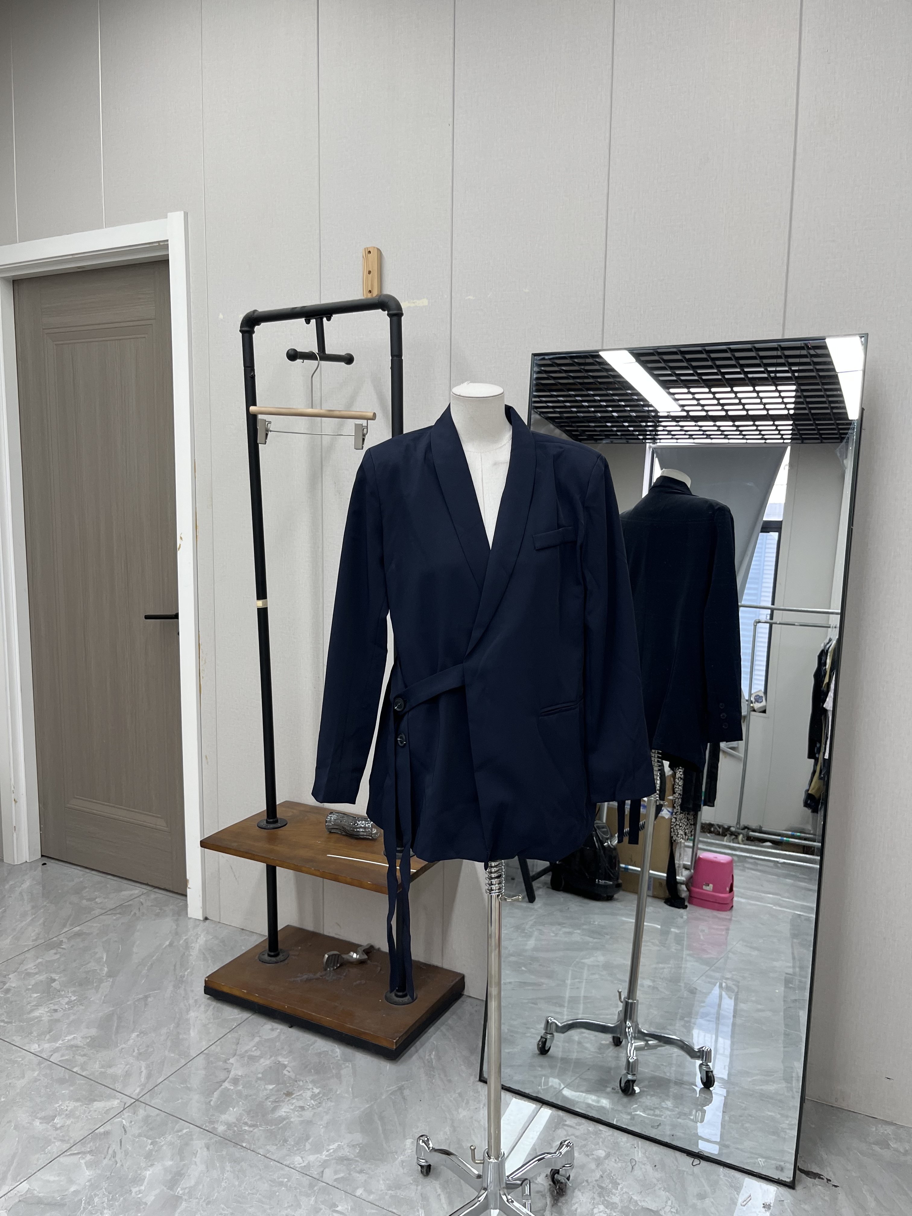 深藏青色百搭通勤西服外套女款时尚高级御姐减龄