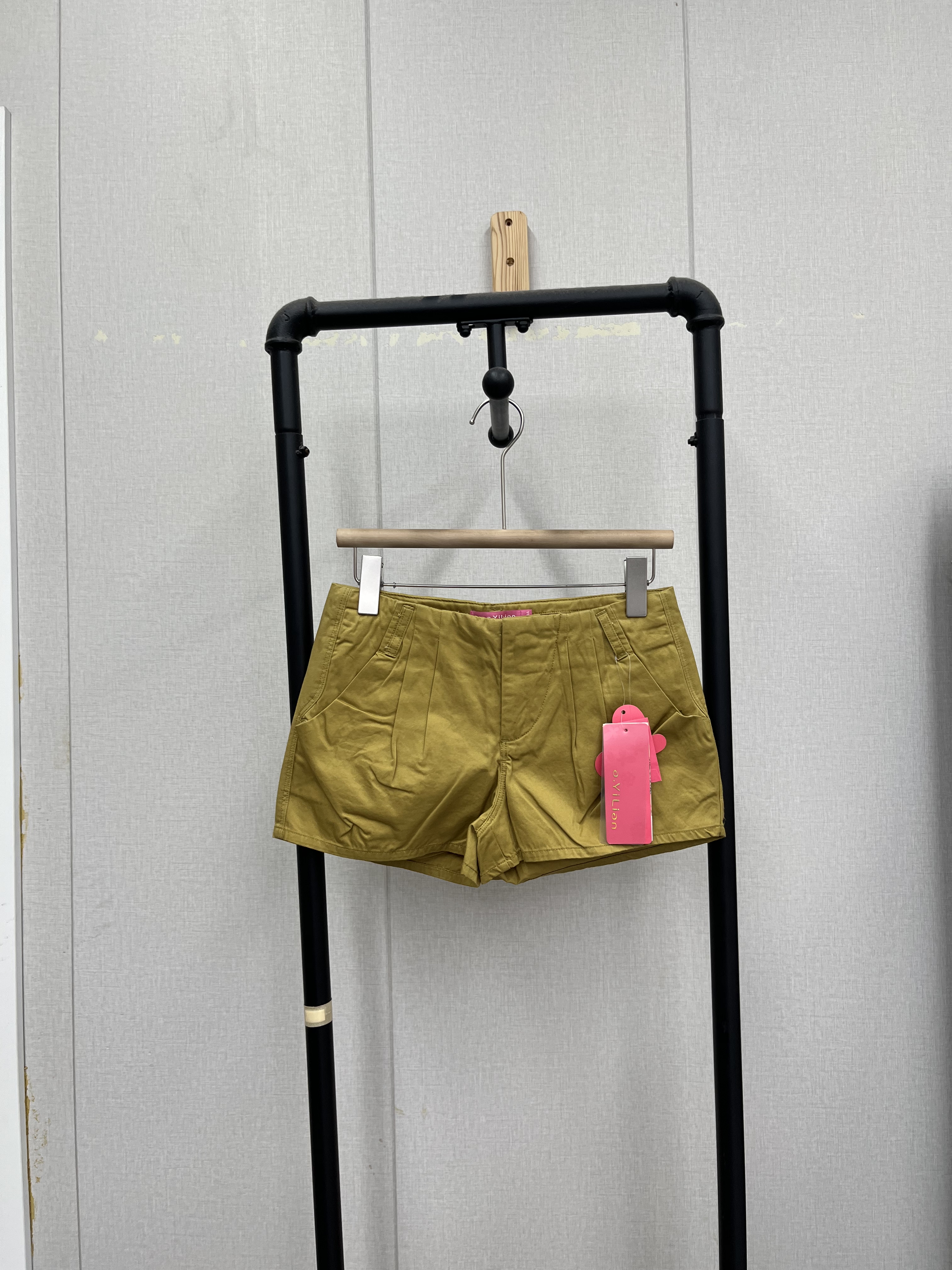 甜美可爱黄色夏季款百搭中低腰复古辣妹休闲短裤款