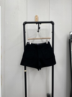 高品质黑色呢料高腰短裤秋冬款时尚显瘦减龄百搭款