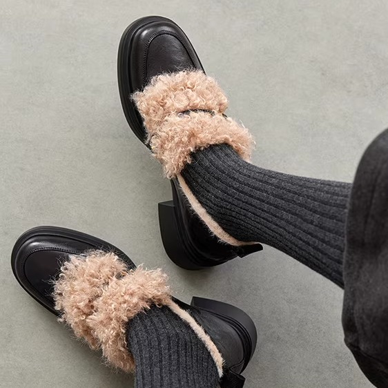 复古~法式真皮羊皮毛毛圆头粗跟中跟深口单鞋时髦感小皮鞋加绒