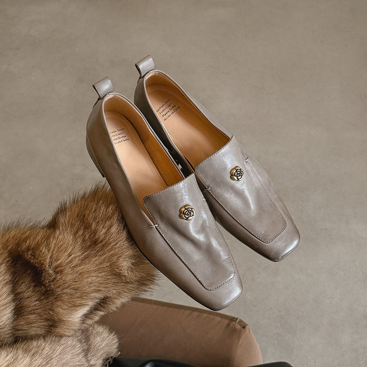 巨好看~手工订制头层牛皮真皮单鞋女方头低跟粗跟金属扣灰色百搭