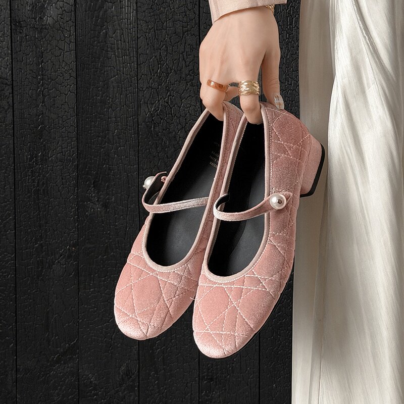 法式简约风圆头浅口单鞋女一字带玛丽珍鞋方跟气质百搭格子新品春