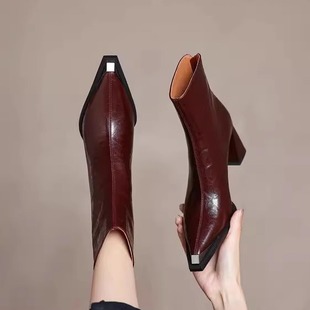 巨好看~洋气真皮金属头短靴女单靴尖头粗高跟个性气质百搭时尚冬